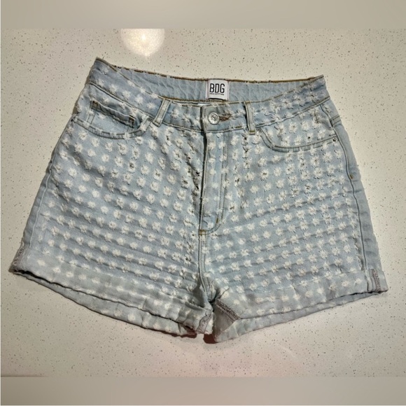 BDG | Urban Outfitters | Distressed
Mom Jean Shorts Size 28 / 6 - Picture 1 of 3